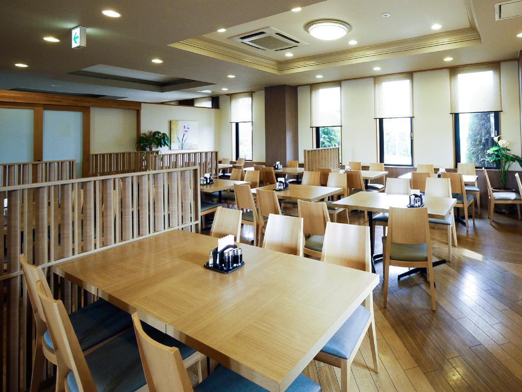 Hotel Route-Inn Yonezawa Ekihigashi Exterior foto
